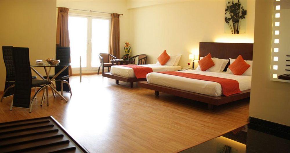 Hotel Atithi Puducherry Eksteriør billede