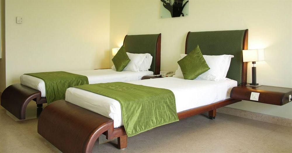 Hotel Atithi Puducherry Eksteriør billede