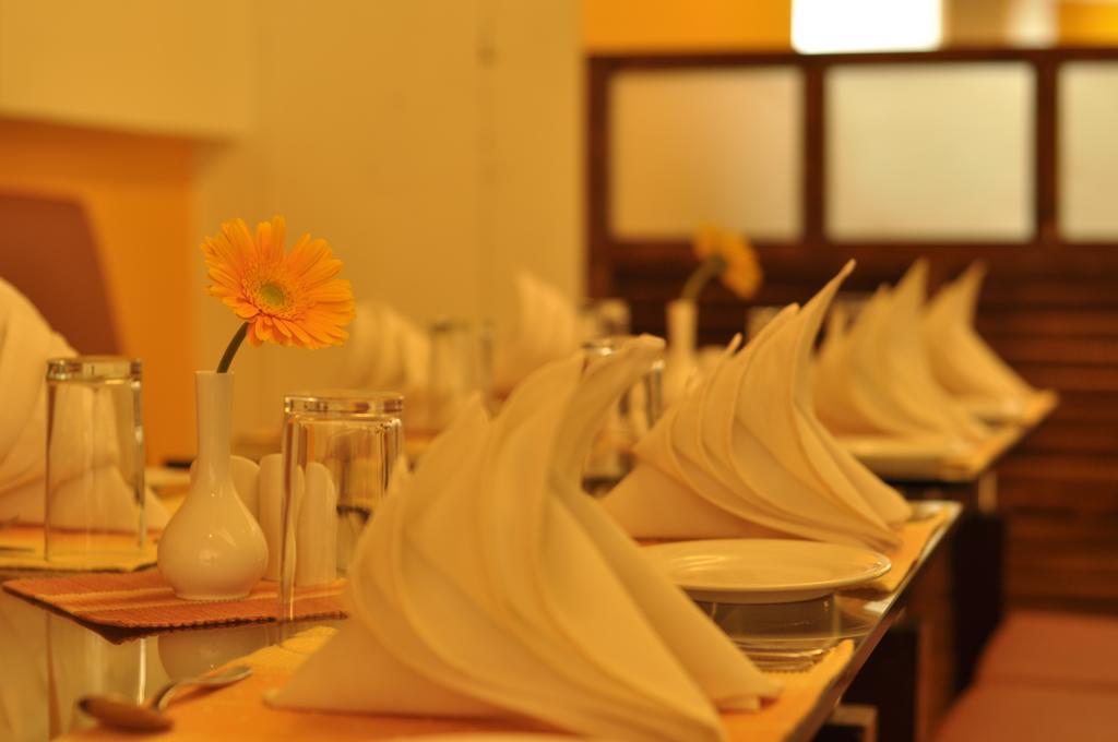 Hotel Atithi Puducherry Eksteriør billede