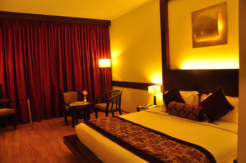 Hotel Atithi Puducherry Eksteriør billede