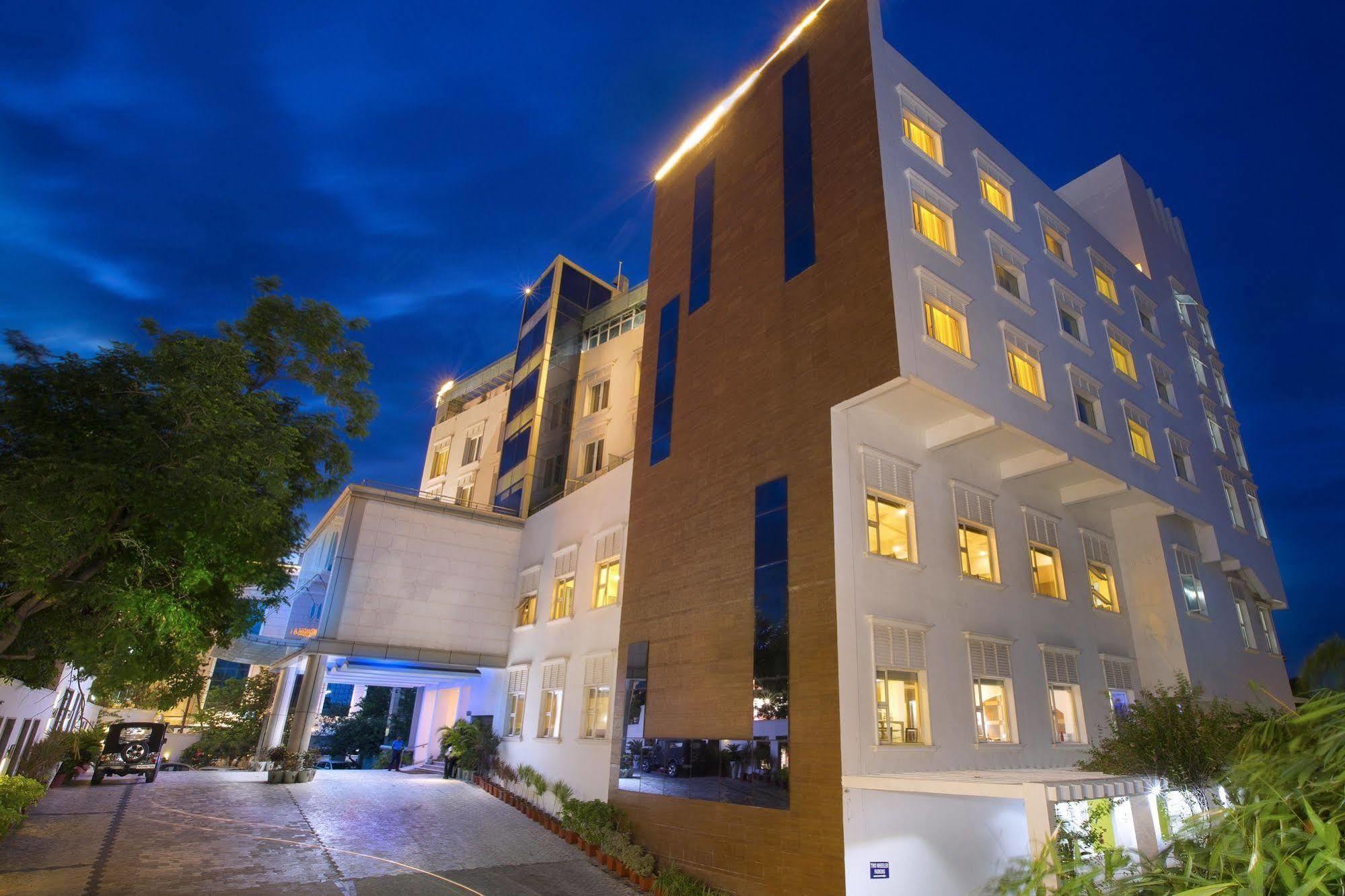 Hotel Atithi Puducherry Eksteriør billede