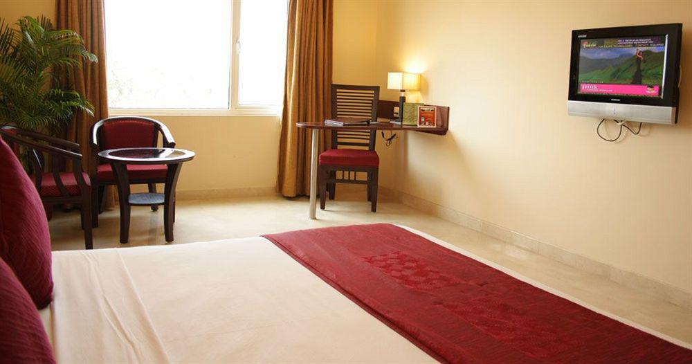 Hotel Atithi Puducherry Eksteriør billede