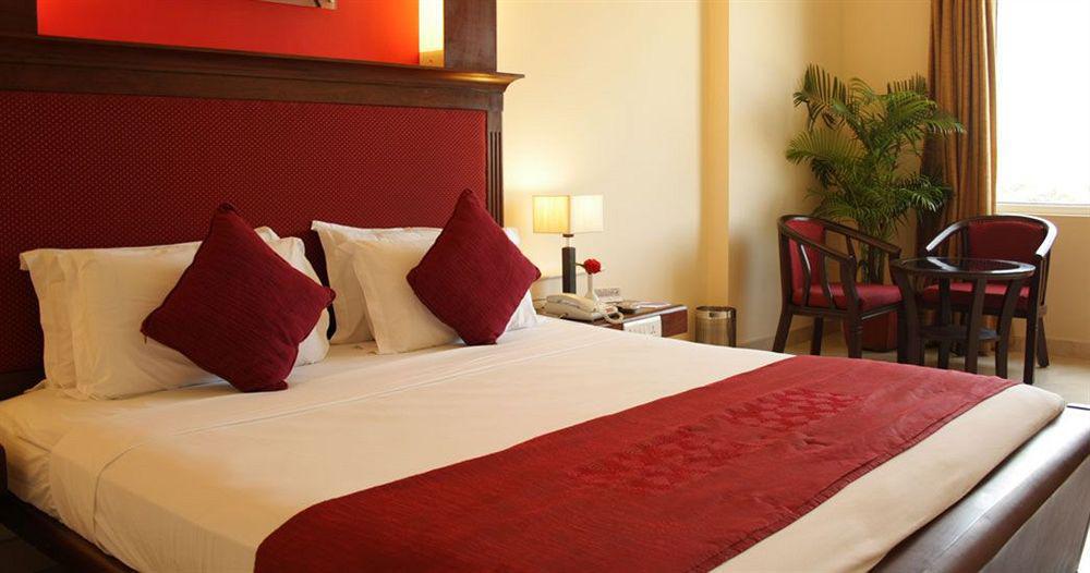 Hotel Atithi Puducherry Eksteriør billede